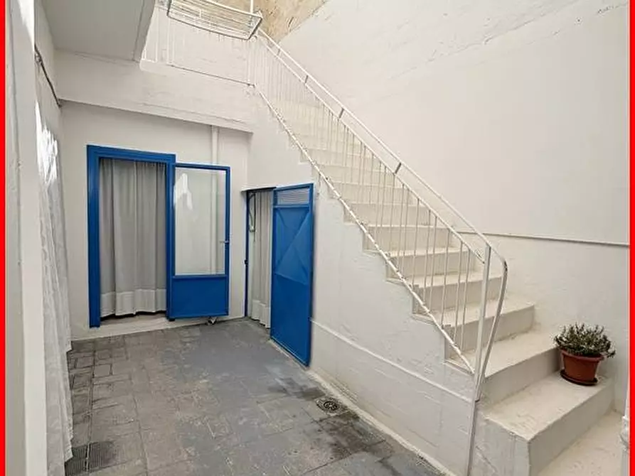 Immagine 11 di Casa indipendente in vendita  in Via BARI 9 a Canosa Di Puglia