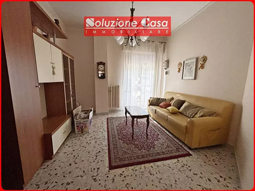 Immagine 2 di Casa semindipendente in vendita  in Via Parini a Canosa Di Puglia