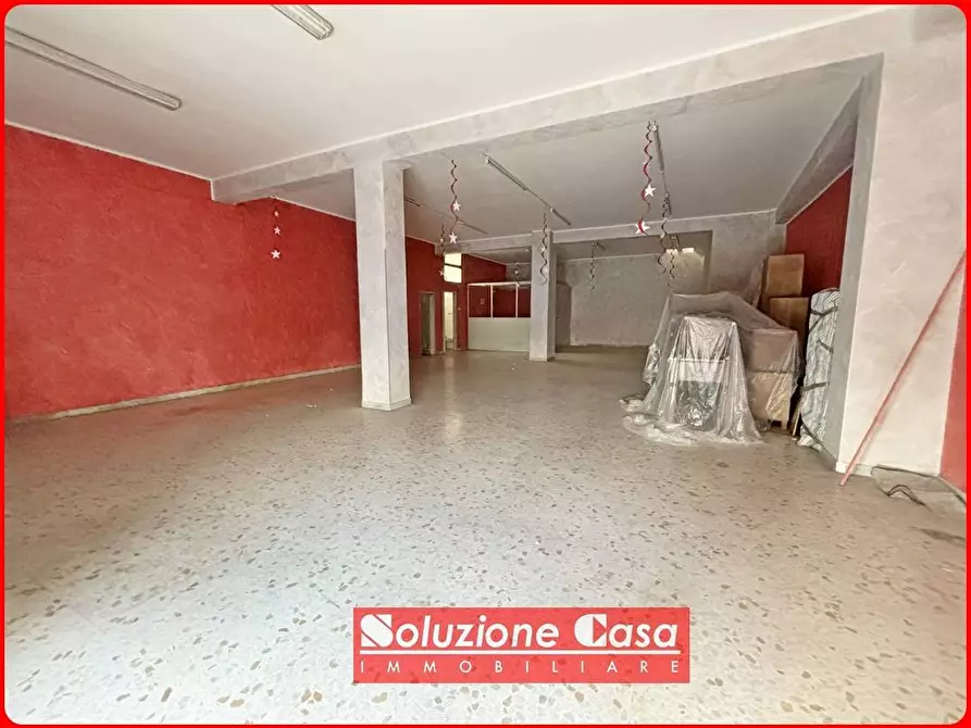 Immagine 1 di Locale commerciale in vendita  in Corso Garibaldi 243 a Canosa Di Puglia