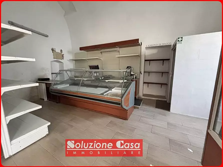Immagine 6 di Locale commerciale in vendita  in via Sabina a Canosa Di Puglia