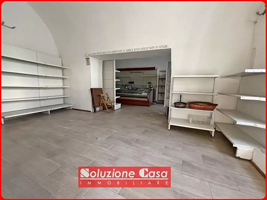 Immagine 3 di Locale commerciale in vendita  in via Sabina a Canosa Di Puglia