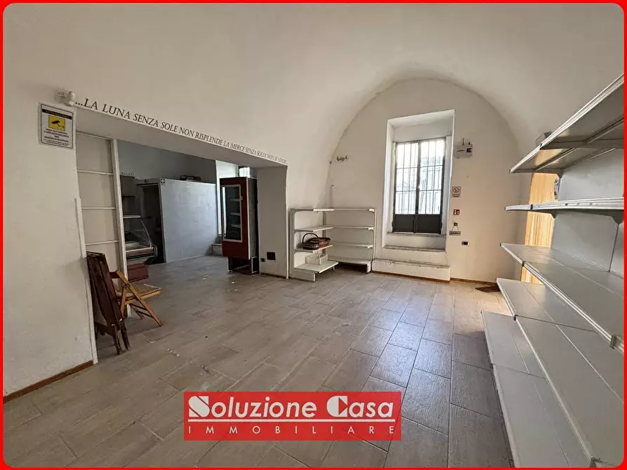 Immagine 4 di Locale commerciale in vendita  in via Sabina a Canosa Di Puglia
