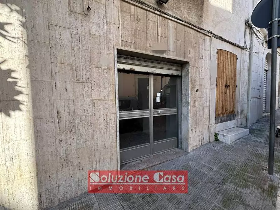 Immagine 1 di Locale commerciale in vendita  in Corso Garibaldi 16 a Canosa Di Puglia
