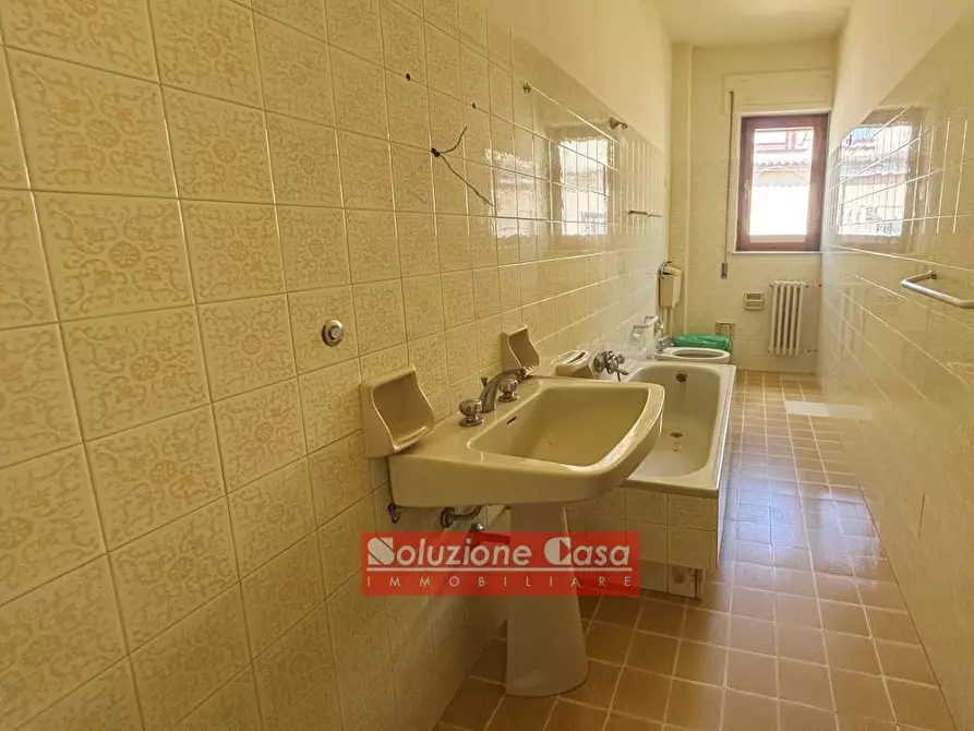 Immagine 6 di Appartamento in vendita  in via Cadorna 66 a Canosa Di Puglia