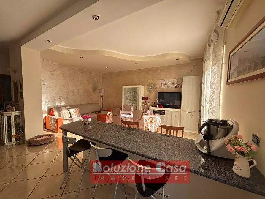 Immagine 4 di Appartamento in vendita  in via Corsica a Canosa Di Puglia