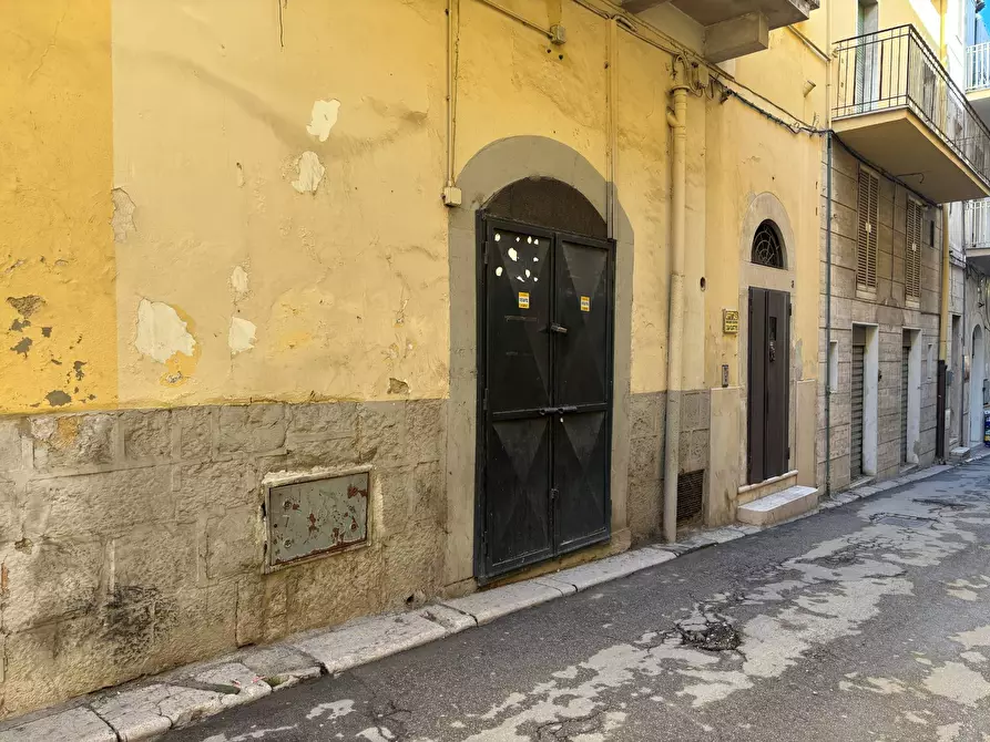Immagine 1 di Locale commerciale in affitto  in via Fratelli Bandiera 6 a Canosa Di Puglia