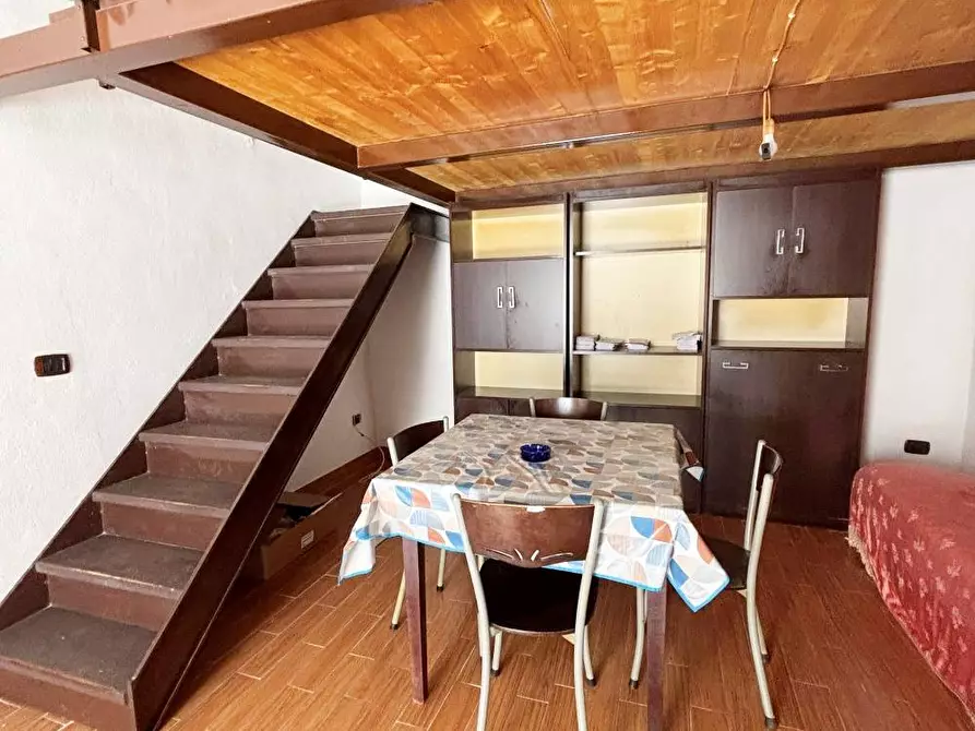 Immagine 2 di Casa indipendente in vendita  in via Luigi Matarrese a Canosa Di Puglia