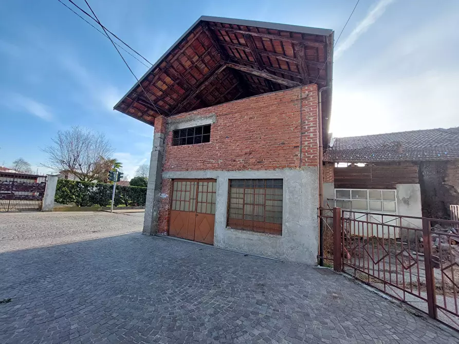 Immagine 3 di Box auto in vendita  in via noce 1 a Gattico-Veruno