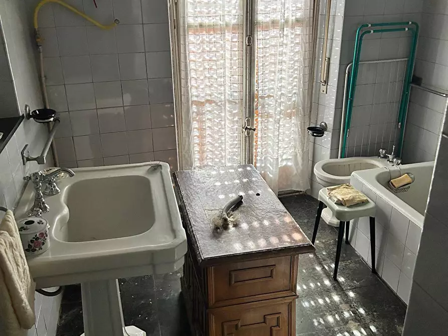 Immagine 35 di Villa in vendita  in Via Augusto Righi 2 a Legnano