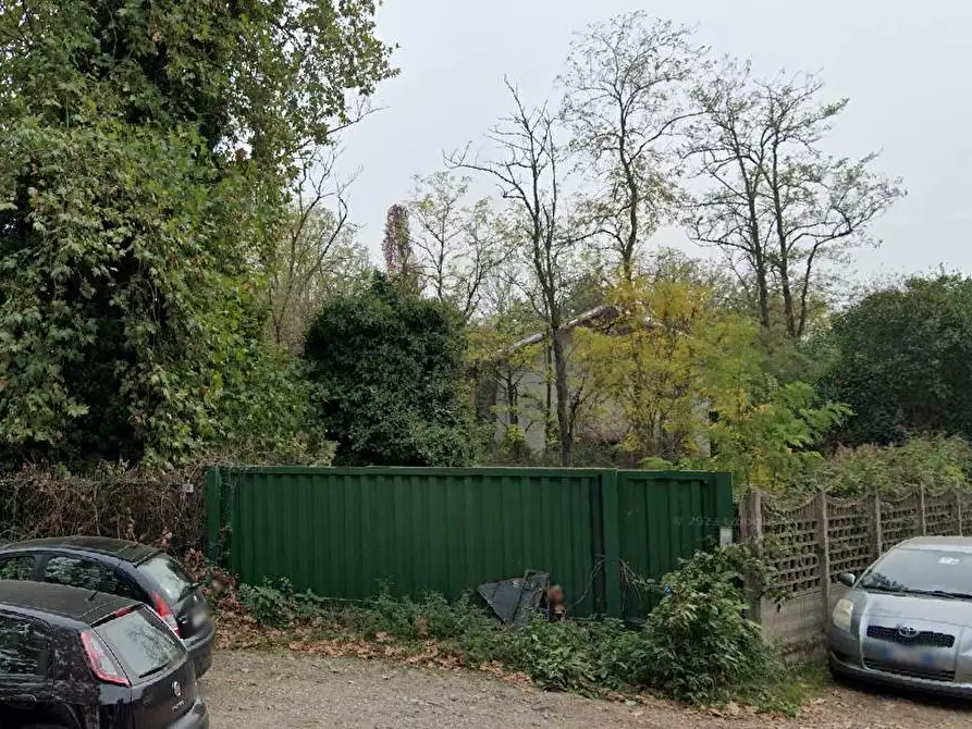 Immagine 3 di Terreno residenziale in vendita  in Viale Toscana 48 a Busto Arsizio