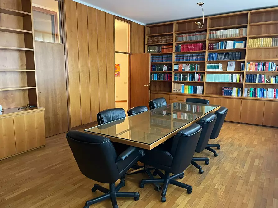 Immagine 3 di Ufficio in affitto  in Piazza Monumento 4 a Legnano