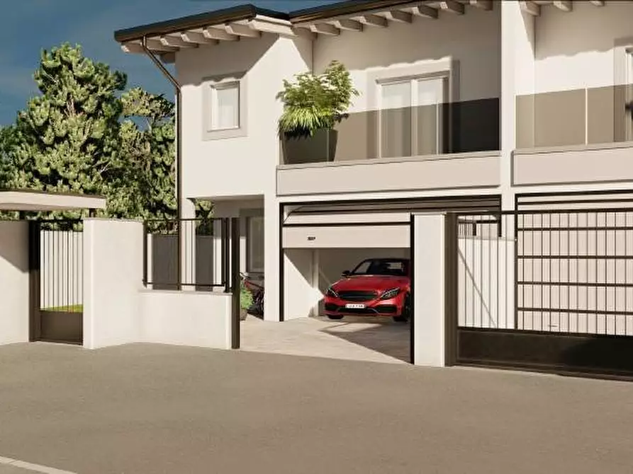 Immagine 1 di Casa semindipendente in vendita  a Legnano