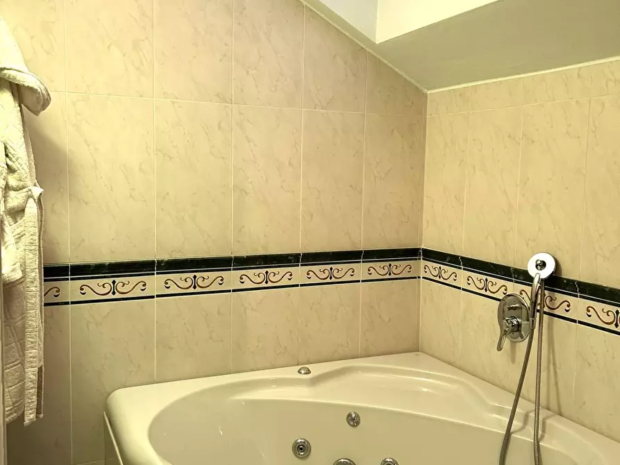 Immagine 12 di Appartamento in vendita  in Via Pola 2 a Legnano