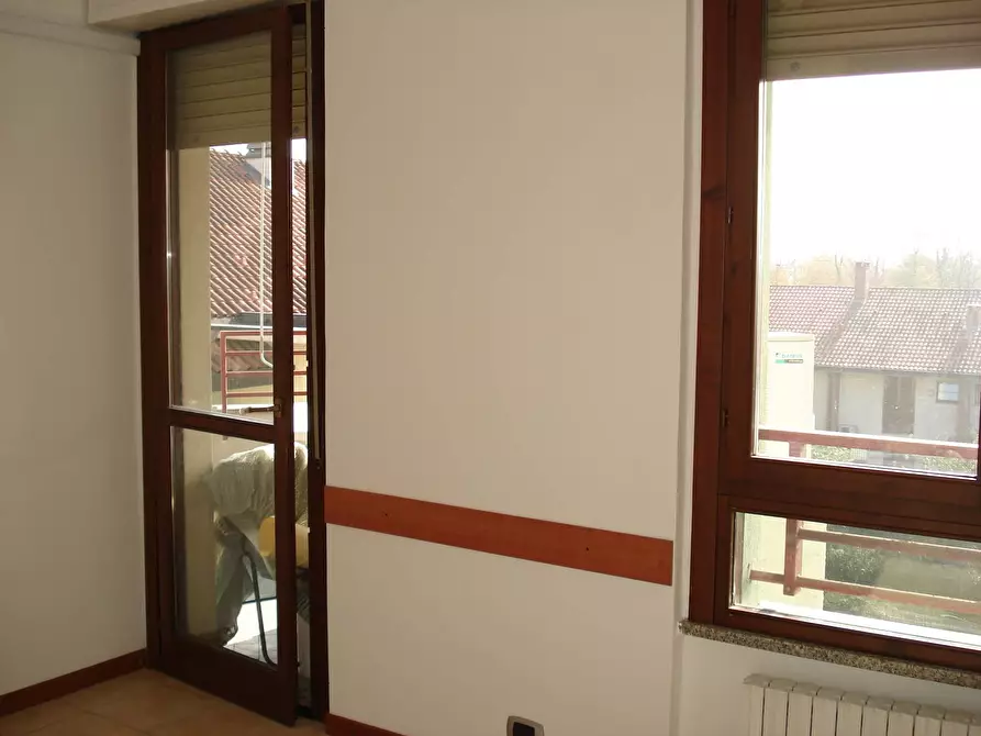 Immagine 10 di Appartamento in vendita  in Via Redipuglia 20 a Bernate Ticino