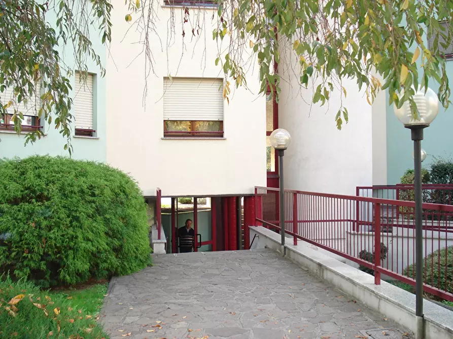 Immagine 19 di Appartamento in vendita  in Via Redipuglia 20 a Bernate Ticino