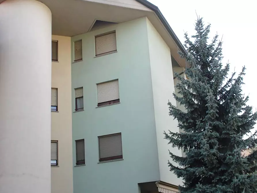 Immagine 20 di Appartamento in vendita  in Via Redipuglia 20 a Bernate Ticino