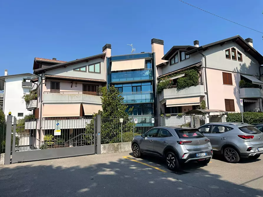 Immagine 7 di Appartamento in vendita  in Via San Giovanni Bosco 16 a Legnano