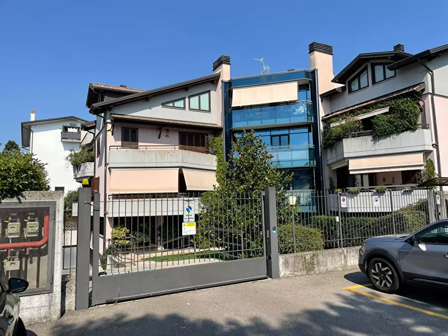 Immagine 8 di Appartamento in vendita  in Via San Giovanni Bosco 16 a Legnano