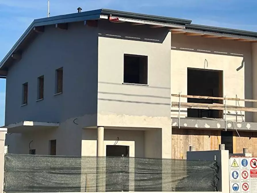 Immagine 15 di Casa semindipendente in vendita  a Legnano