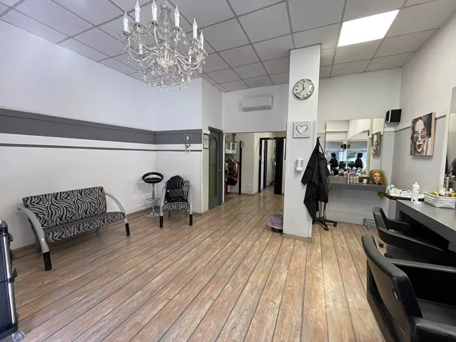 Immagine 3 di Attività commerciale in vendita  in Via Santa Caterina 27 a Legnano