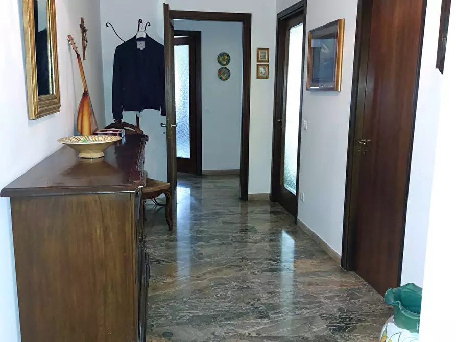 Immagine 3 di Appartamento in vendita  in Viale Cesare Battisti a Ferrara