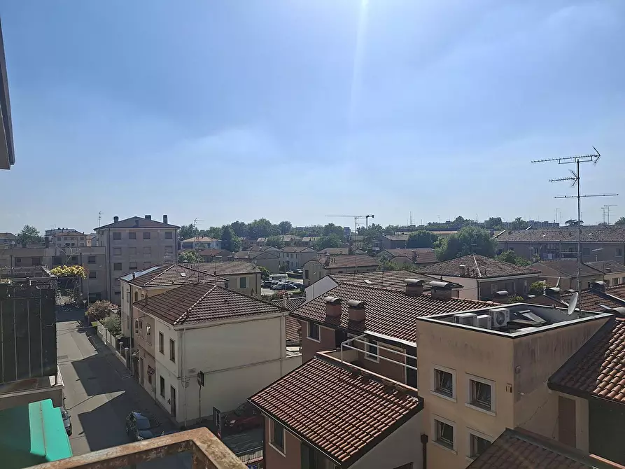 Immagine 24 di Appartamento in affitto  in Via Vincenzo Monti a Ferrara