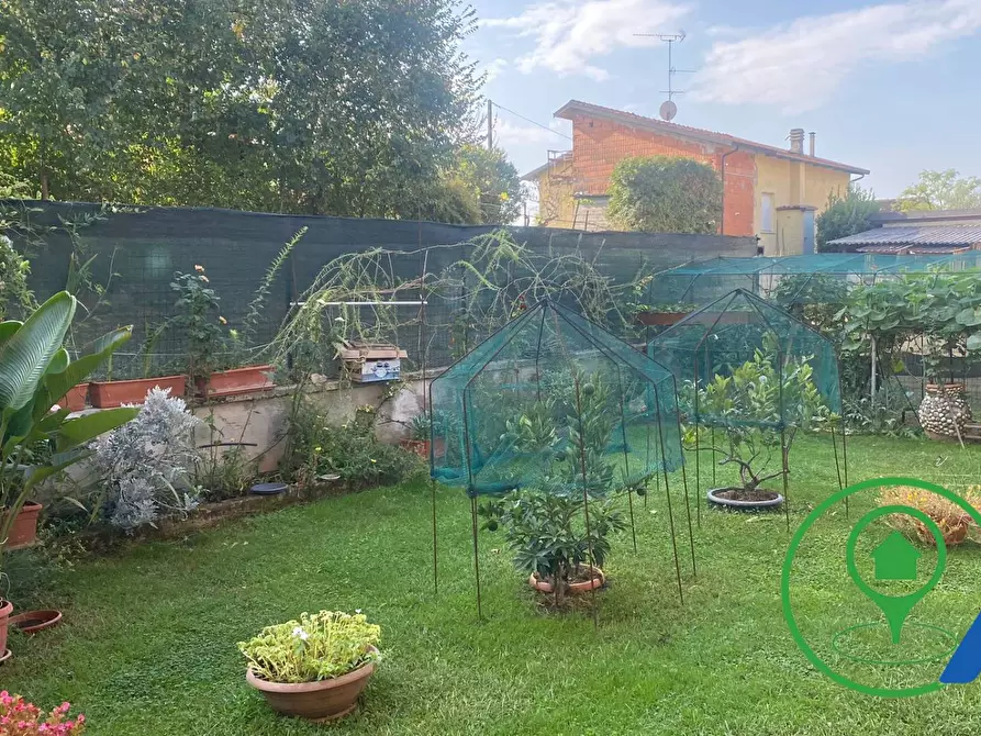 Immagine 3 di Appartamento in vendita  in via Francesco Gondrand 6 a Casalmoro