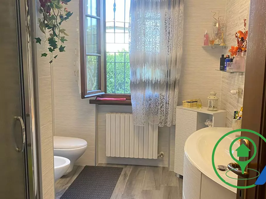 Immagine 16 di Appartamento in vendita  in via Francesco Gondrand 6 a Casalmoro