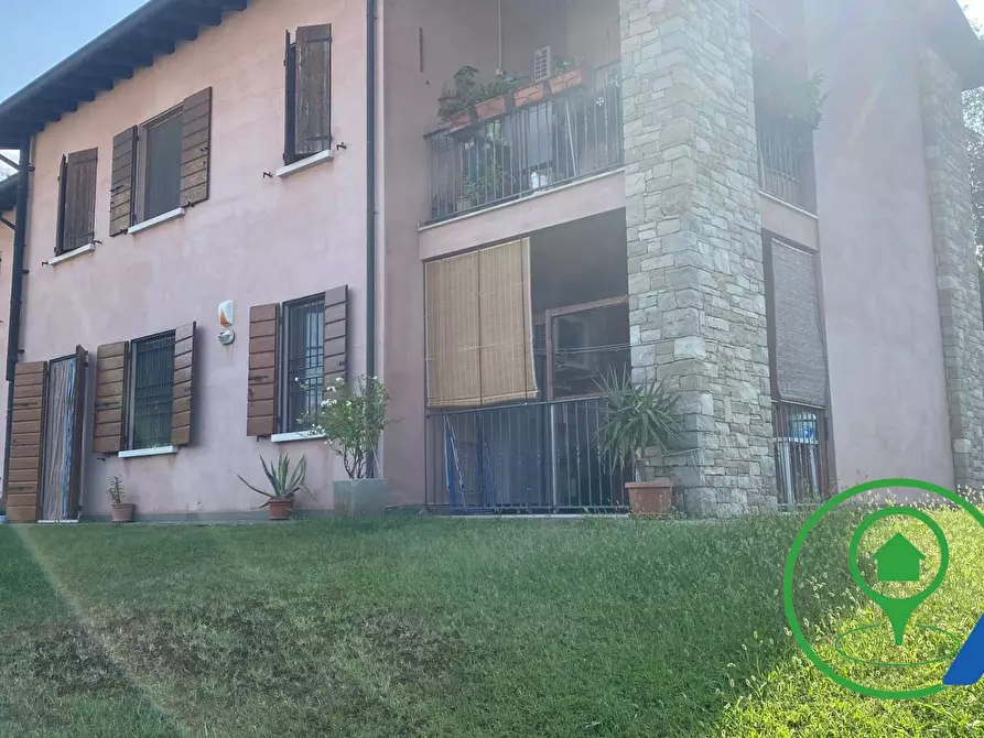 Immagine 7 di Appartamento in vendita  in via Francesco Gondrand 6 a Casalmoro
