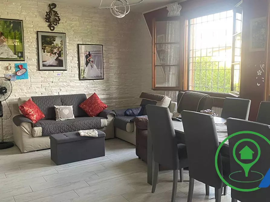 Immagine 8 di Appartamento in vendita  in via Francesco Gondrand 6 a Casalmoro