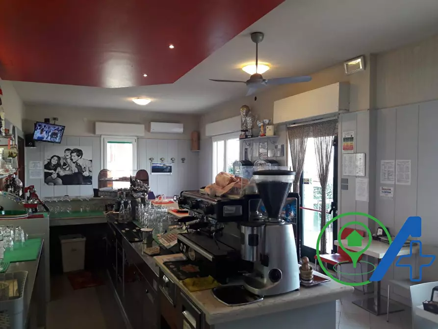 Immagine 11 di Locale commerciale in vendita  in strada Marengo a Goito