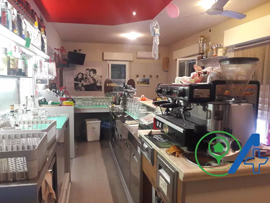 Immagine 15 di Locale commerciale in vendita  in strada Marengo a Goito