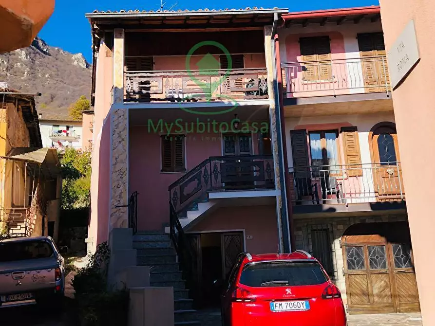 Immagine 2 di Casa semindipendente in vendita  in via roma a Anfo