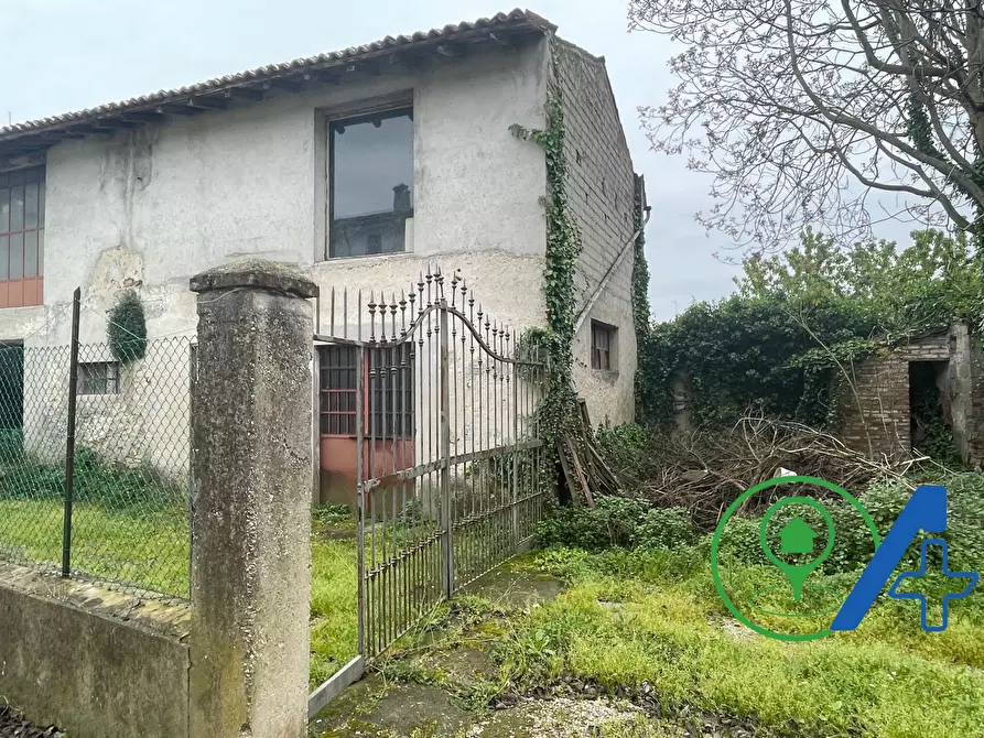 Immagine 7 di Palazzo in vendita  in piazza Guglielmo Marconi angolo via xxiv giugno a Solferino