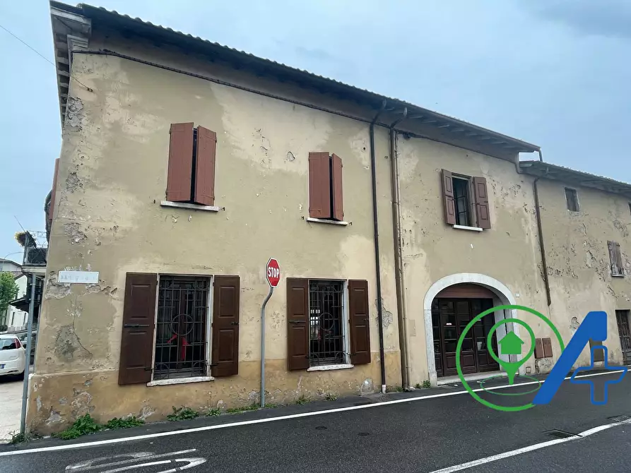 Immagine 11 di Palazzo in vendita  in piazza Guglielmo Marconi angolo via xxiv giugno a Solferino