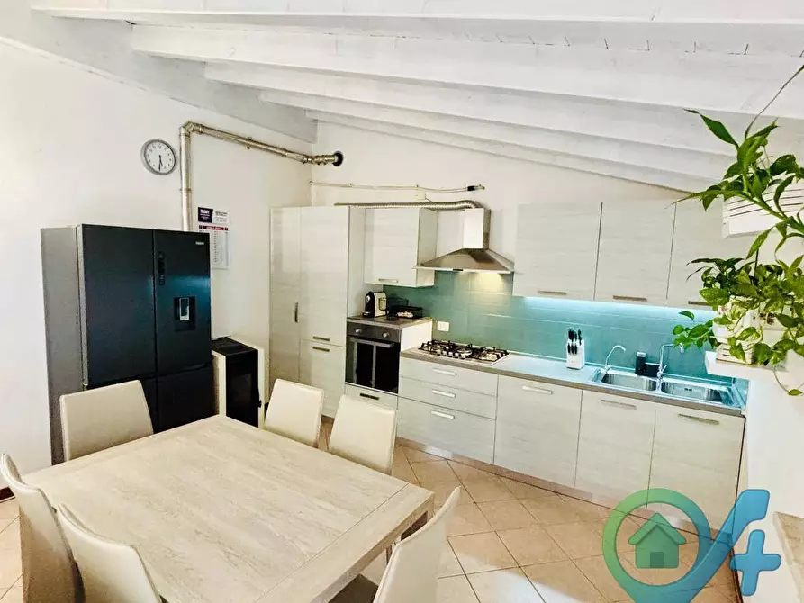 Immagine 3 di Appartamento in vendita  in via Francesco Petrarca 6 a Castiglione Delle Stiviere