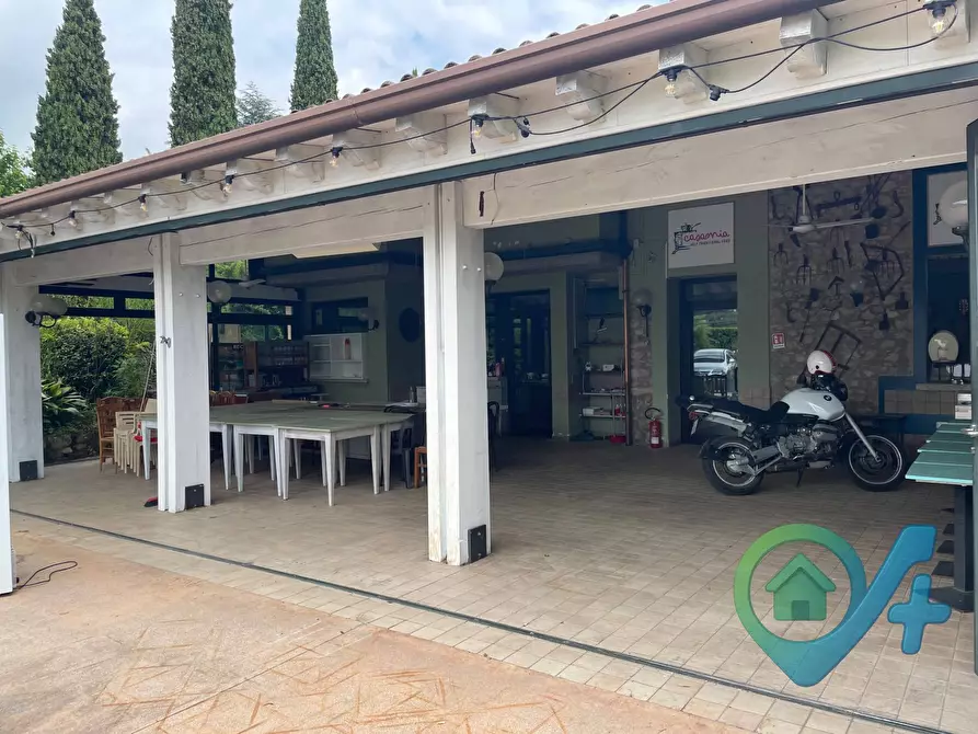 Immagine 4 di Locale commerciale in vendita  a Moniga Del Garda