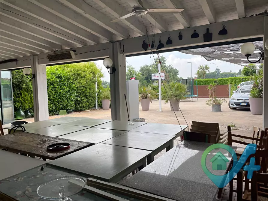 Immagine 7 di Locale commerciale in vendita  a Moniga Del Garda