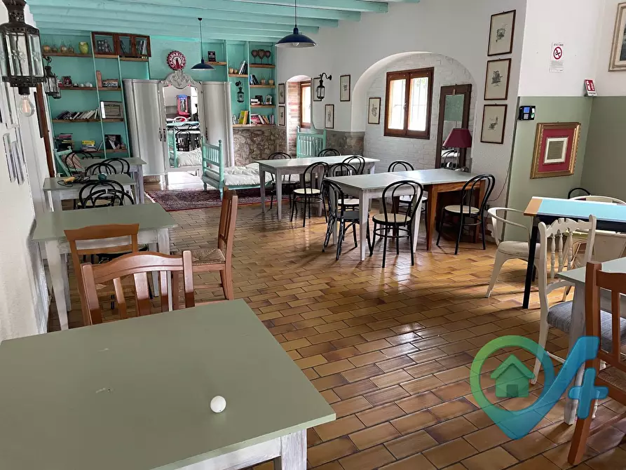 Immagine 1 di Locale commerciale in vendita  a Moniga Del Garda