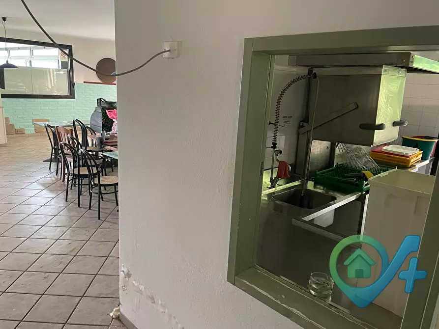 Immagine 17 di Locale commerciale in vendita  a Moniga Del Garda