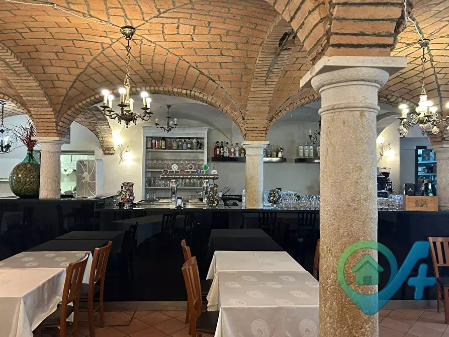 Immagine 5 di Locale commerciale in vendita  in Defendi Semeghini 25 a Quistello