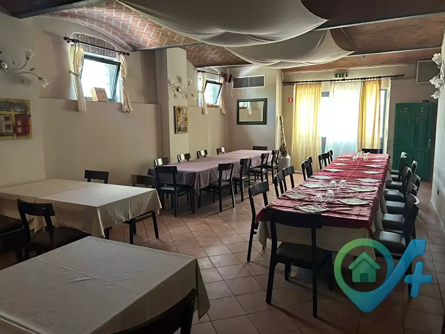 Immagine 2 di Locale commerciale in vendita  in Defendi Semeghini 25 a Quistello