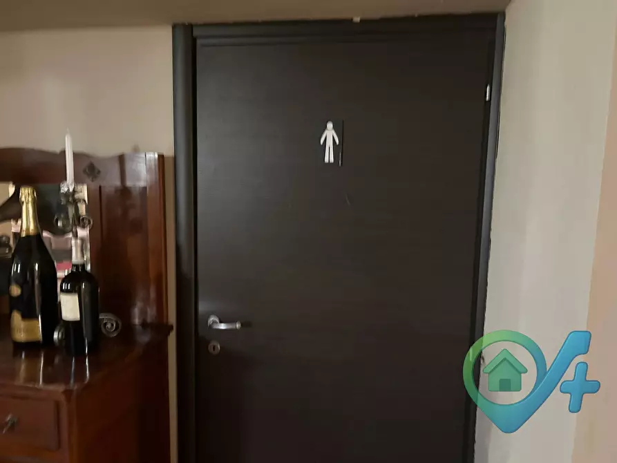 Immagine 6 di Locale commerciale in vendita  in Defendi Semeghini 25 a Quistello