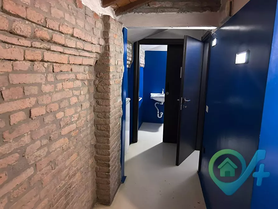 Immagine 9 di Locale commerciale in vendita  in Defendi Semeghini 25 a Quistello