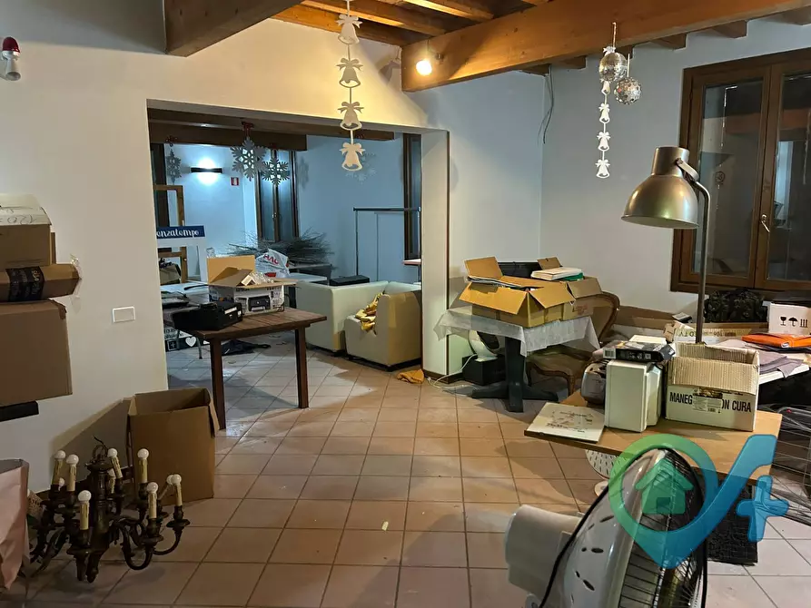 Immagine 12 di Locale commerciale in vendita  in Defendi Semeghini 25 a Quistello