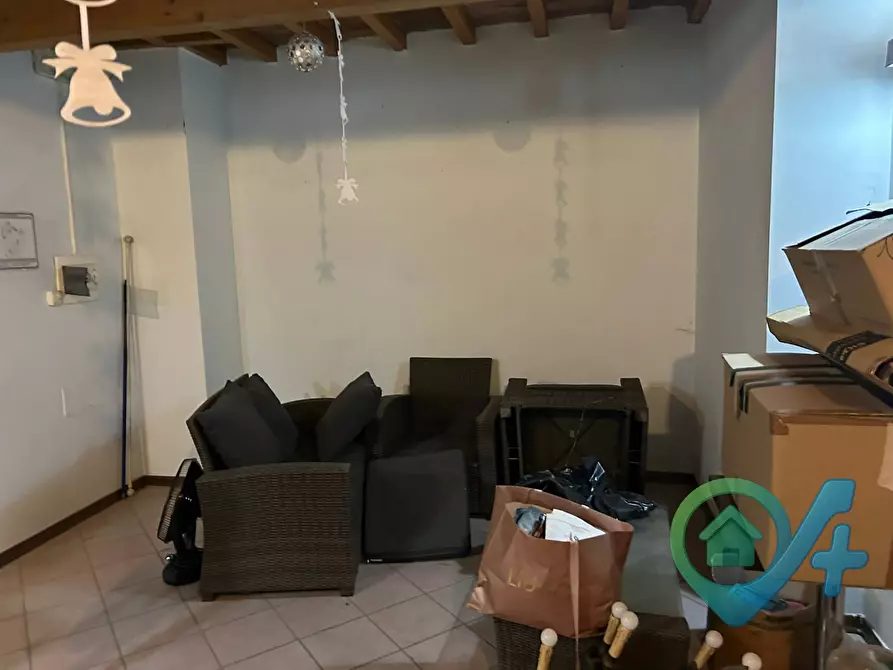 Immagine 15 di Locale commerciale in vendita  in Defendi Semeghini 25 a Quistello