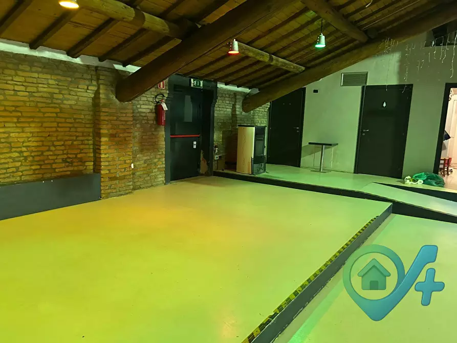 Immagine 16 di Locale commerciale in vendita  in Defendi Semeghini 25 a Quistello