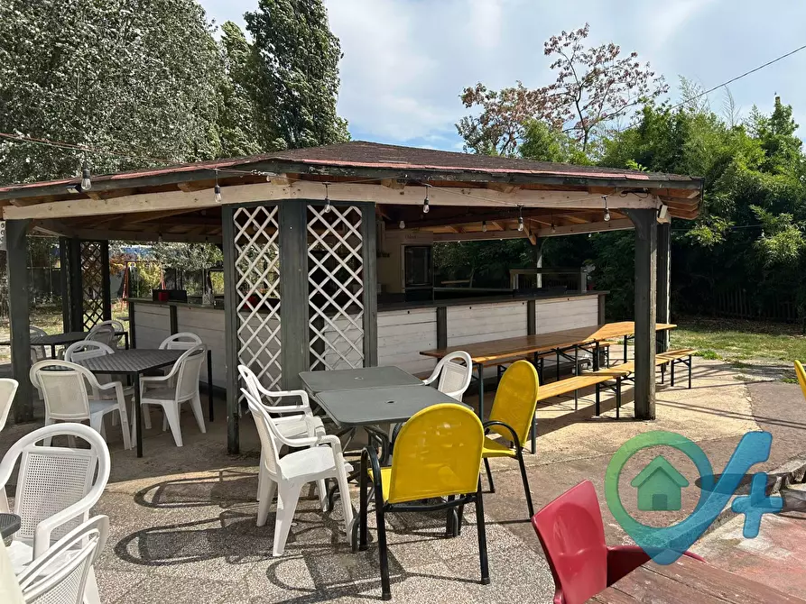 Immagine 21 di Locale commerciale in vendita  in Defendi Semeghini 25 a Quistello