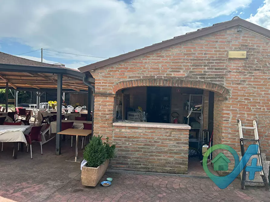 Immagine 23 di Locale commerciale in vendita  in Defendi Semeghini 25 a Quistello