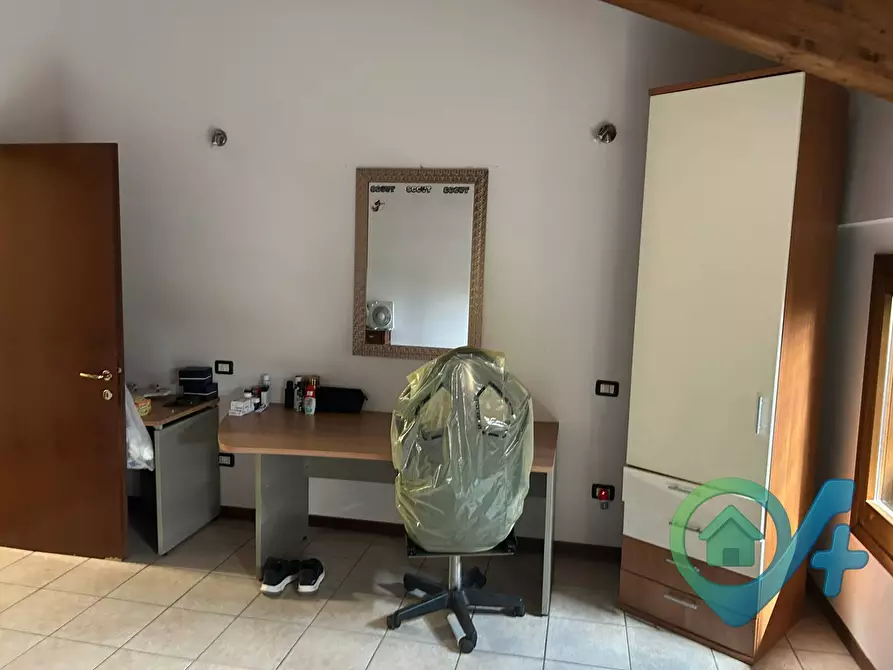 Immagine 27 di Locale commerciale in vendita  in Defendi Semeghini 25 a Quistello